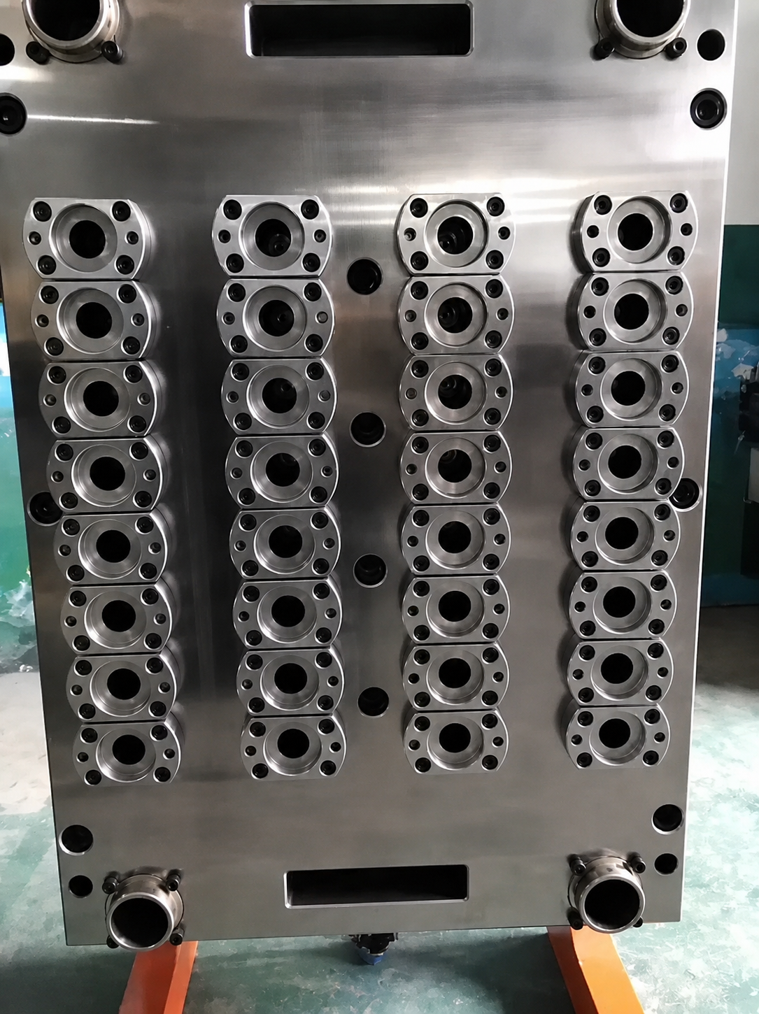 Khuôn phôi pet 32 sản phẩm